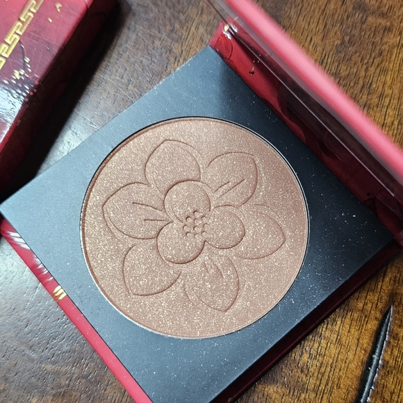 Colourpop mulan collection blush - Picture 4 of 5